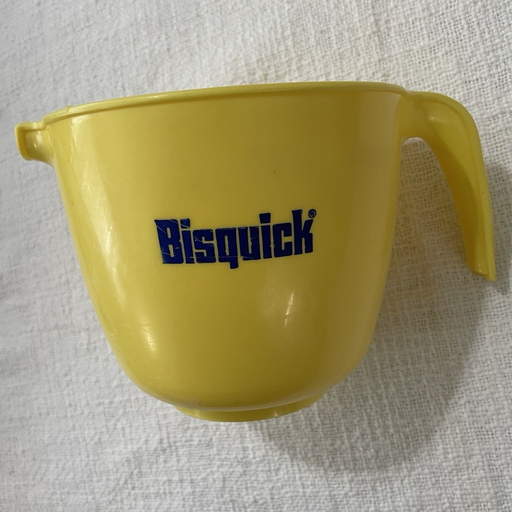 Vintage Bisquick Yellow Plastic Measuring/Mixing Bowl w/ Pour Spout Advertising